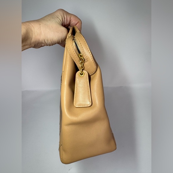 Authentic CHANEL Crown Shoulder Tote Bag Beige - Picture 4 of 12
